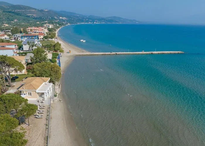 Sandy Pines Villa Alikész